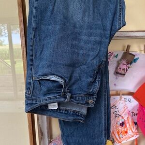 Old Navy Women's Straight Leg Jeans in Deep Blue